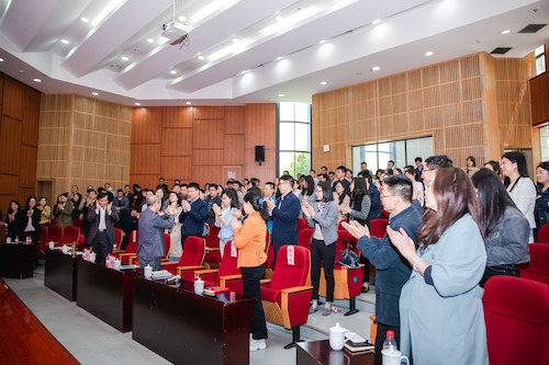 “时代楷模”曲建武教授来我校作专题报告